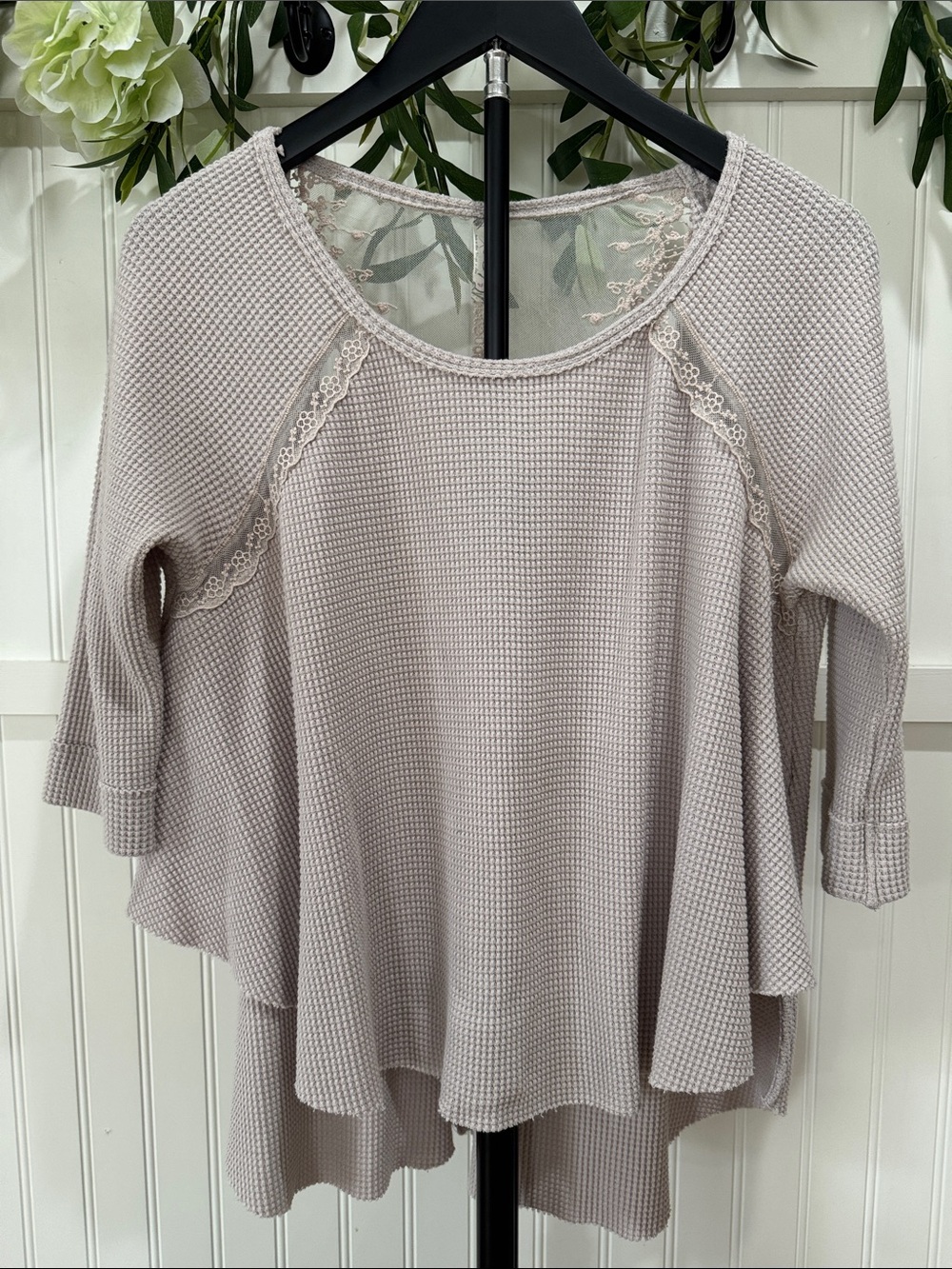 #849 FREE PEOPLE Embroidery Lace-Trim Waffle Knit 3/4 Top - Taupe, Dusty Mauve